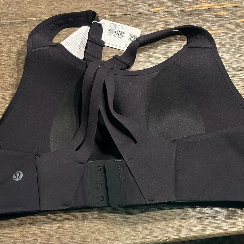 NWT! Lululemon AirSupport Black Ultralu Sports Bra 38C Running Support stretch